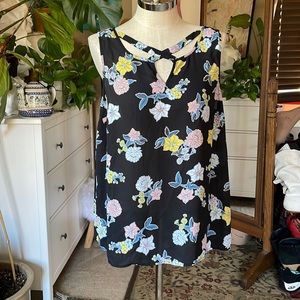 Torrid blouse with crisscross chest